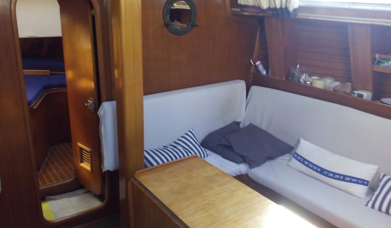 Velero Puma 37 lleno