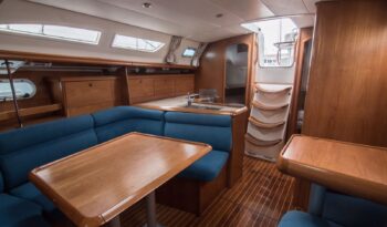 Velero oceanis 361 lleno