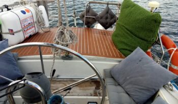 Velero Puma 37 lleno