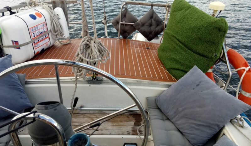 Velero Puma 37 lleno