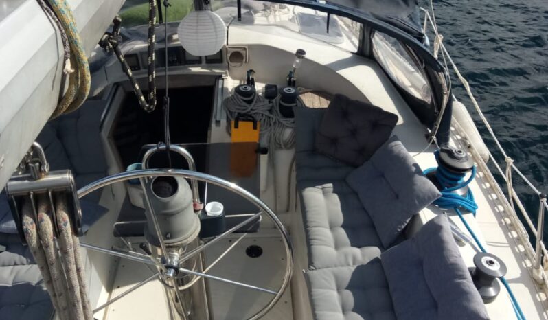 Velero Puma 37 lleno