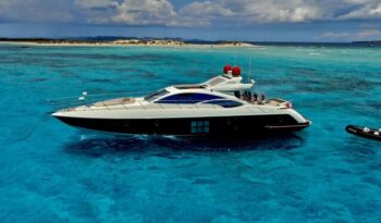 Azimut 68 lleno